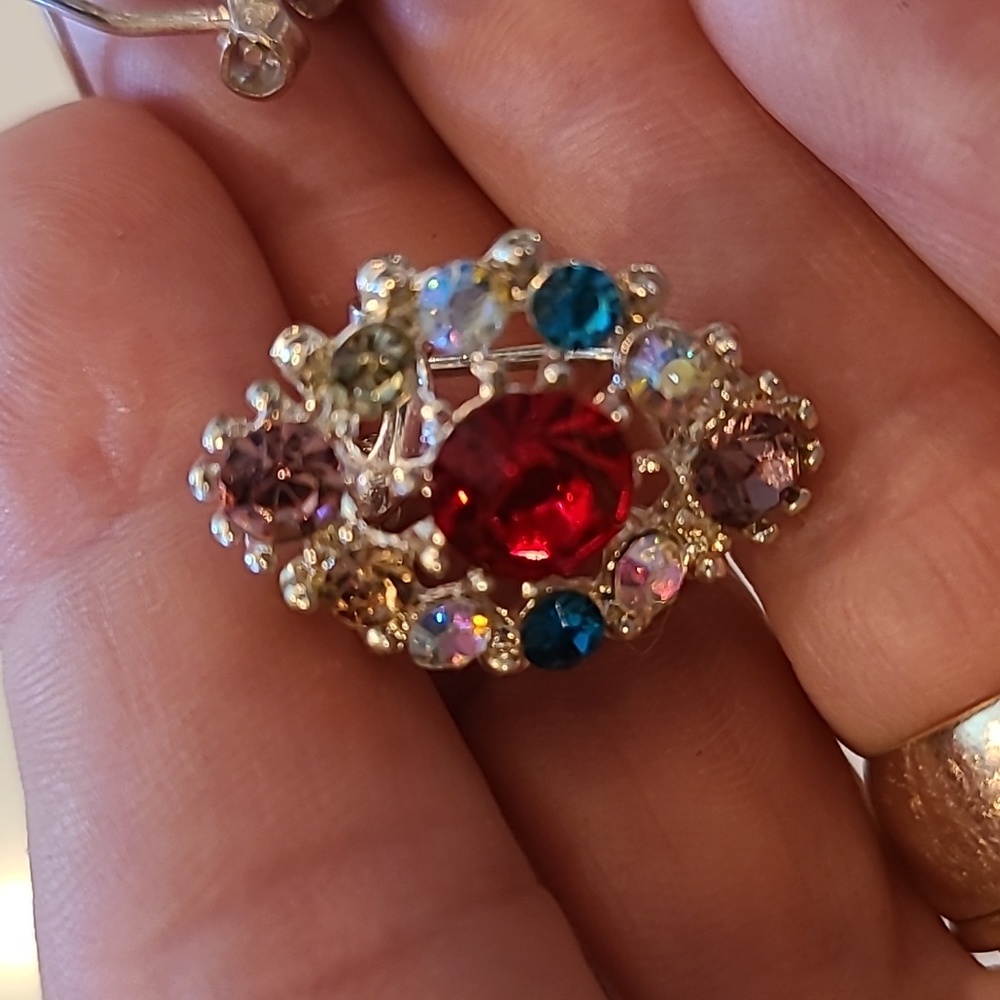 Betsey Johnson Earrings - Picture 4 of 5